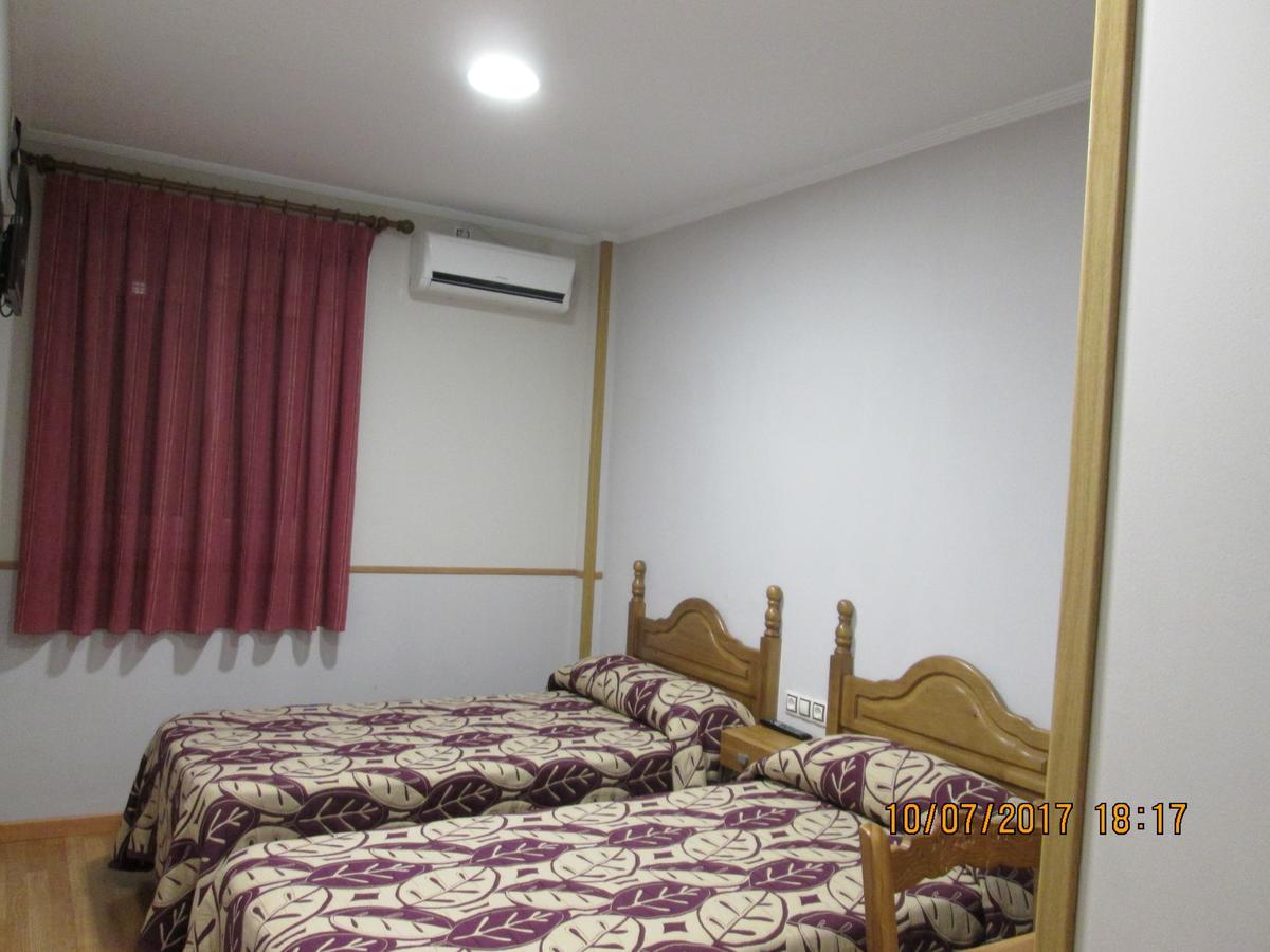 Hostal Banderas Fuensanta de Martos Kültér fotó